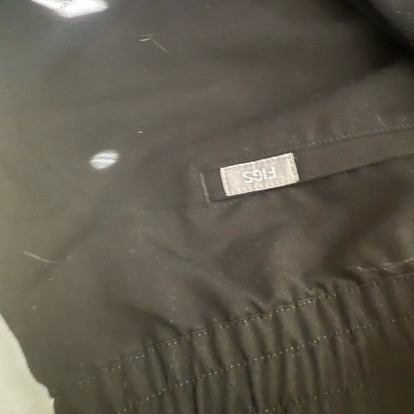 Figs Regina Black Jogger Scrub pants with Elastic Waist - Picture 4 of 6